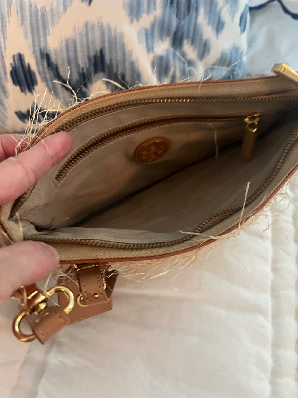 Tory Burch raffia clutch with crystal detail. - Picture 3 of 3